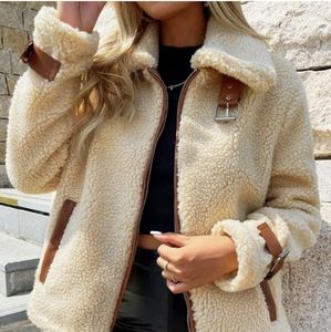 Slant pocket buckle detail Teddy Coat